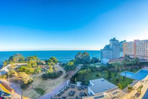 カルプにあるVillas Guzman - Apartamento LaJoyaの海辺の公園の空中風景