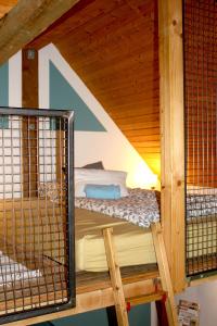 Ein Bett oder Betten in einem Zimmer der Unterkunft Sonnige Fachwerkwohnung