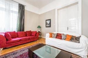Posedenie v ubytovaní BERTA - 4 Bedrooms, 3 Baths