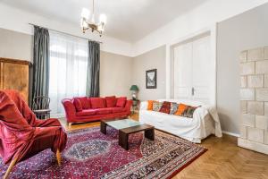 Posedenie v ubytovaní BERTA - 4 Bedrooms, 3 Baths