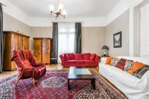 Posedenie v ubytovaní BERTA - 4 Bedrooms, 3 Baths