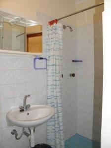 Kúpeľňa v ubytovaní Apartment in Orebic with Seaview, Terrace, Air condition, WIFI (4669-2)