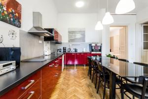 Kuchyňa alebo kuchynka v ubytovaní BERTA - 4 Bedrooms, 3 Baths