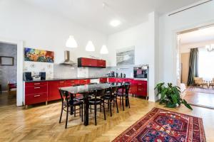 Kuchyňa alebo kuchynka v ubytovaní BERTA - 4 Bedrooms, 3 Baths + 26 fotografií