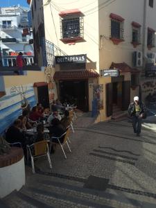 Ein Restaurant oder anderes Speiselokal in der Unterkunft Cuesta del Tajillo 