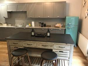 Gallery image of Honeypot Cottage in Centre of Bowness in Bowness-on-Windermere +15 photos