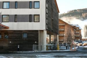 Nespecifikovaný výhled na hory nebo výhled na hory při pohledu z hotelu