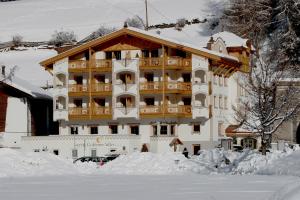 Hotel Goldener Adler v zime