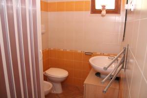 Bilik mandi di Villa Tiarè +44 gambar