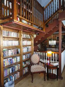 Gallery image of Book Nook Inn in Lumberton