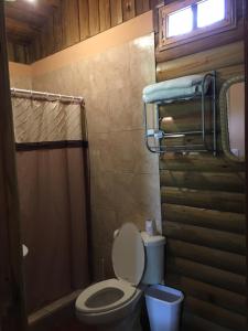 Vannituba majutusasutuses Hospedaje en el Lago