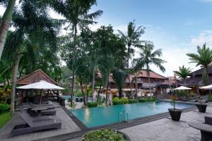 Baseinas apgyvendinimo įstaigoje Champlung Sari Hotel and Spa Ubud arba netoliese