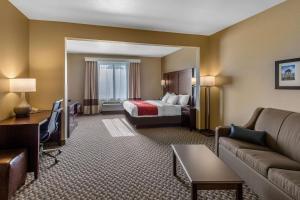 A seating area at Comfort Suites