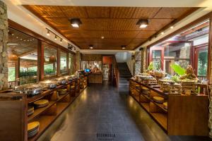 Ein Restaurant oder anderes Speiselokal in der Unterkunft Hoi An Eco Lodge & Spa 