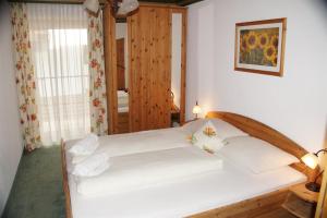 A bed or beds in a room at Apartment Rauch