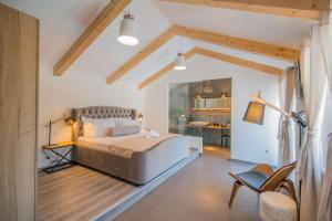 Un pat sau paturi într-o cameră la Villa De Linda - Makarska Exklusiv