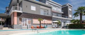 Bazén v ubytování Hotel Royal nebo v jeho okolí