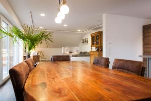 Ruang duduk di Dorf Alm Ferienwohnung