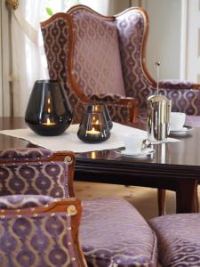 
A seating area at Kongsvinger Castle Hotel & Resort
