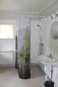 Koupelna v ubytování Åsen