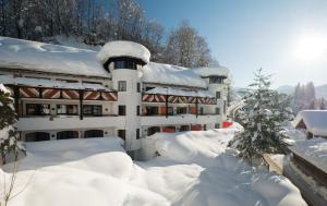 Family Hotel Schloss Rosenegg v zimě