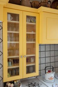 A kitchen or kitchenette at Iliopetra House