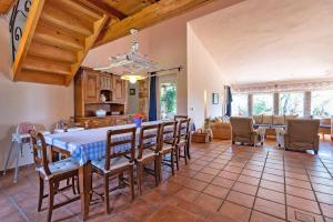 Posedenie v ubytovaní Villa Arbora in Kavran (Haus für 10 Personen)