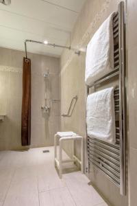 Phòng tắm tại Best Western Au Trocadéro