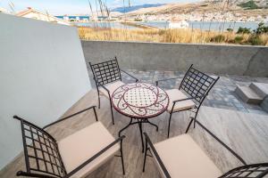 Balkón nebo terasa v ubytování Apartmani Matej B