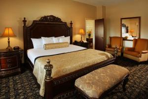 The Claridge Hotel客房内的一张或多张床位