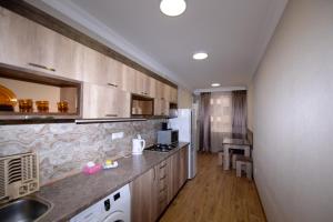 Dapur atau dapur kecil di Apartment Tumanyan street 31 and tours