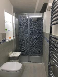 A bathroom at PEPPE'S HOME Luxury and relax apartament Még 37 kép
