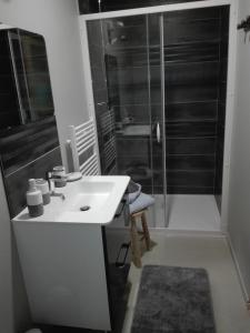 Phòng tắm tại Le clos du mont César
