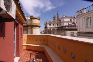 Gallery image of Living Sevilla Apartments Catedral in Seville