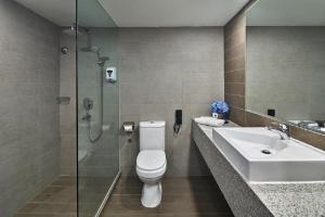 Koupelna v ubytování RELC International Hotel