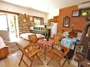 Kuchyň nebo kuchyňský kout v ubytování Apartments Rovinj 820