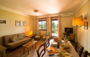 A television and/or entertainment centre at Borgo Filicardo
