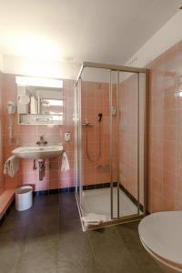 Ett badrum på Hotel Klarer