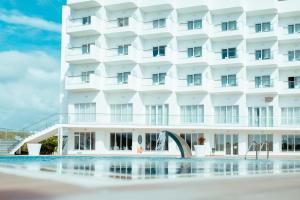 Der Swimmingpool an oder in der Nähe von MH Peniche