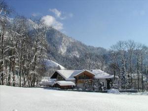 Haus Wildbachtobel semasa musim sejuk