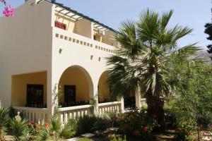 Gallery image of Hotel ELIES in Panormos Kalymnos