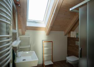 Koupelna v ubytování Apartmány Fišerka + 37 fotografií