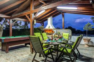 Patio nebo venkovní prostory v ubytování Villa Chariklia