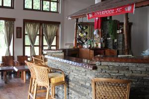 Ο χώρος του lounge ή του μπαρ στο The Begnas Lake Resort & Villas