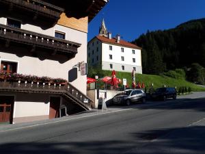 Výhľad na hory alebo výhľad na hory priamo z v penzióne/hostinci