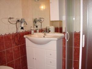 Fotografia z galérie ubytovania One-Bedroom Apartment Crikvenica v destinácii Crikvenica