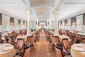 Restoran atau tempat lain untuk makan di Jekyll Ocean Club Resort