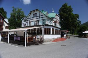 Budynek, w którym mieści się hotel