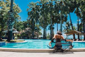 Bazén v ubytování Paradise Beach Resort, Koh Samui - SHA Extra Plus nebo v jeho okolí