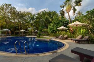 Bazén v ubytování Paradise Beach Resort, Koh Samui - SHA Extra Plus nebo v jeho okolí